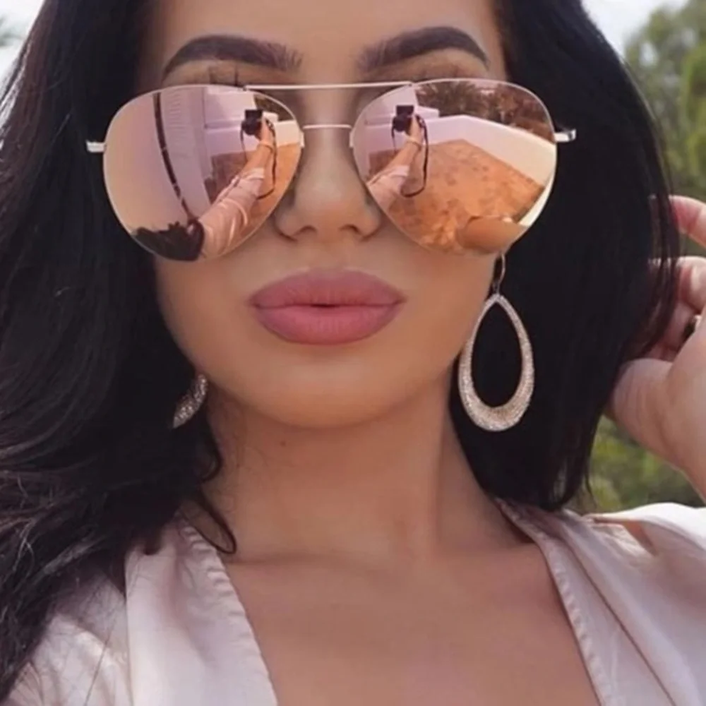 ✨Oversized Pink Mirrored Sunglasses✨